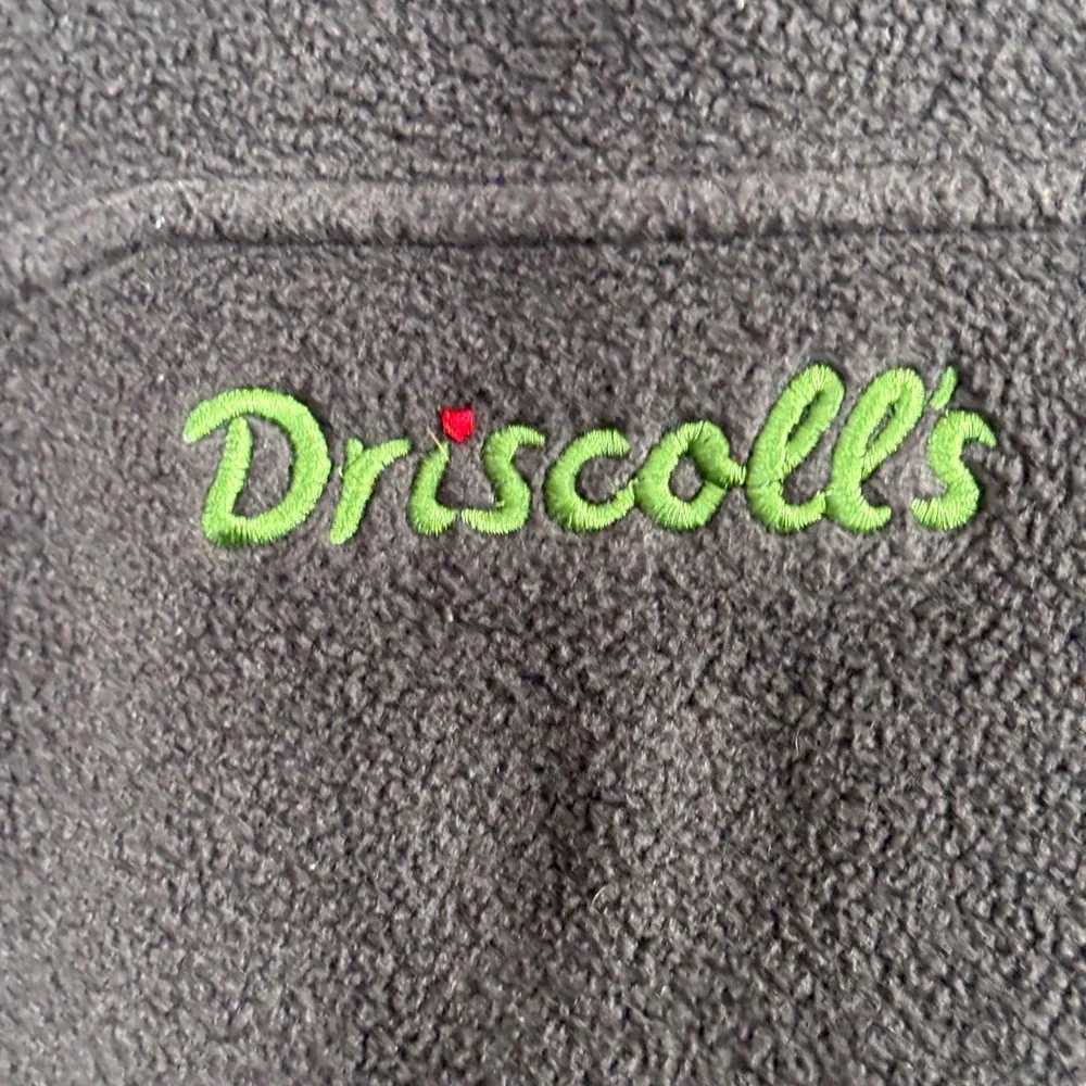 Patagonia Men's Classic Synchilla Fleece Vest in Black with Logo‎ Size Medium